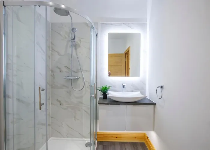 The Hideaway At The Lawrence *